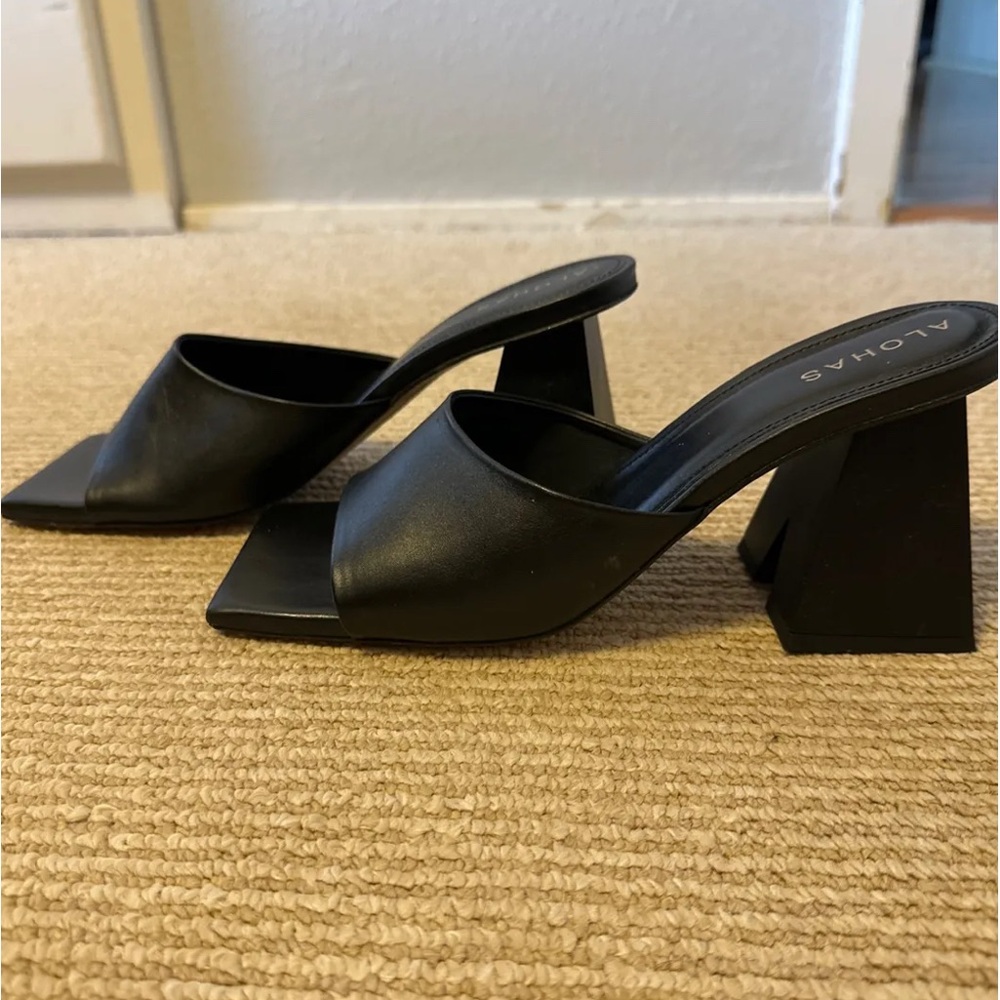 ALOHAS Black Mules